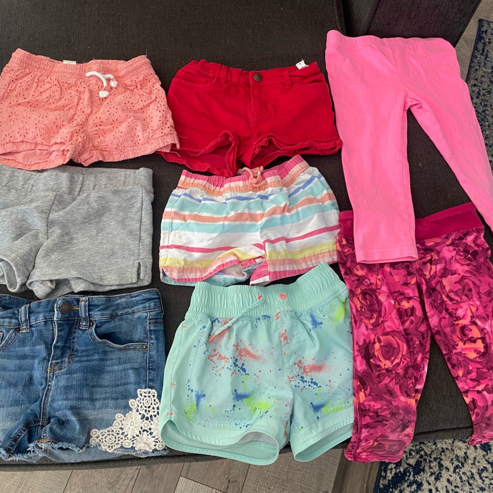 Lot of 6 pairs of shorts and 2 pairs of capris